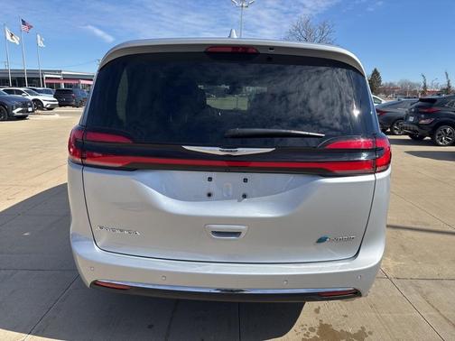 2022 Chrysler Pacifica Hybrid Limited
