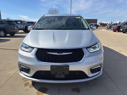 2022 Chrysler Pacifica Hybrid Limited