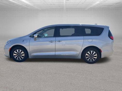 2022 Chrysler Pacifica Hybrid Limited