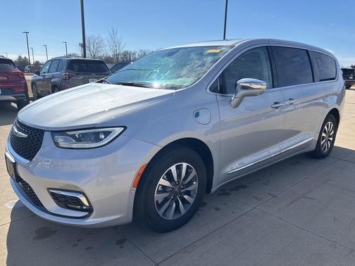 2022 Chrysler Pacifica Hybrid Limited