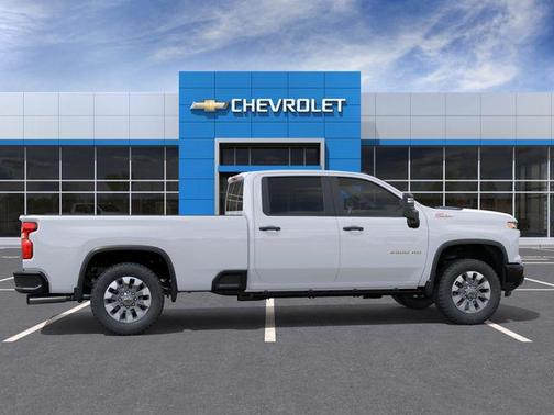 Summit White 2026 Chevrolet Silverado 2500 Custom