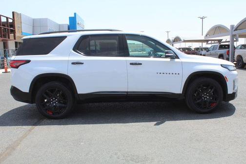 Summit White 2022 Chevrolet Traverse Premier