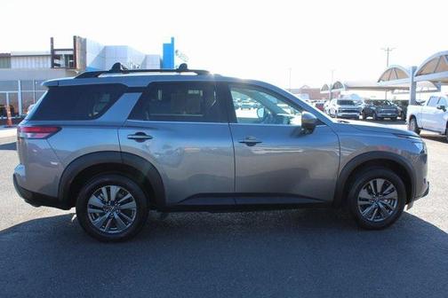 2023 Nissan Pathfinder SV FWD