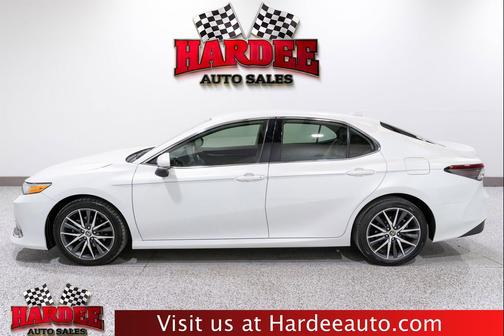 Wind Chill Pearl 2023 Toyota Camry XLE