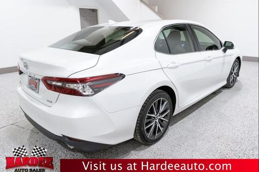 Wind Chill Pearl 2023 Toyota Camry XLE