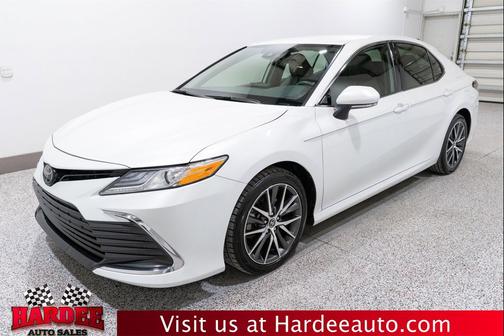 Wind Chill Pearl 2023 Toyota Camry XLE