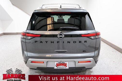 2023 Nissan Pathfinder SL FWD