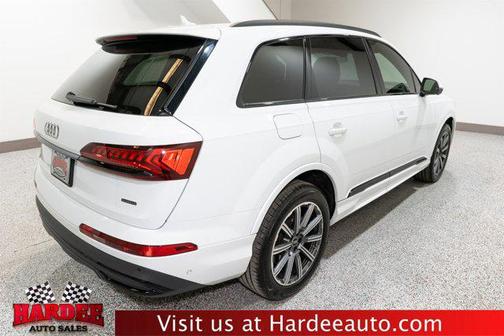2022 Audi Q7 45 Premium Plus