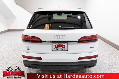 2022 Audi Q7 45 Premium Plus