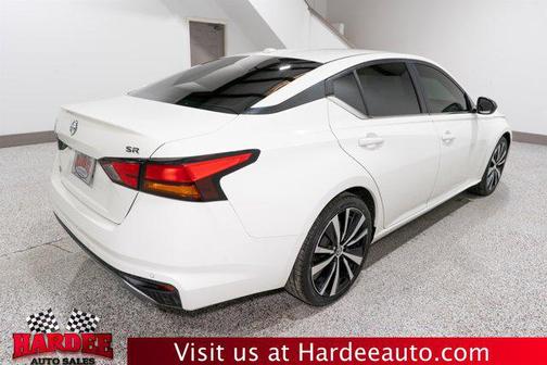 2021 Nissan Altima SR FWD