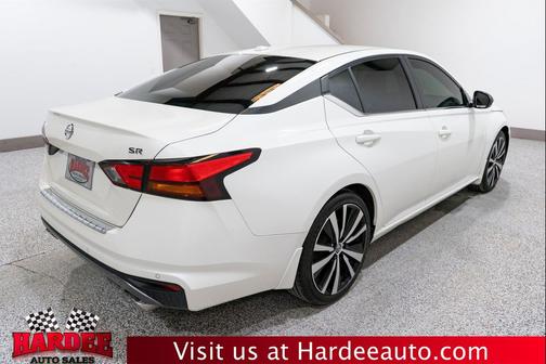Pearl White Tricoat 2021 Nissan Altima SR FWD