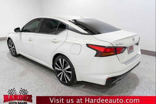 Pearl White Tricoat 2021 Nissan Altima SR FWD
