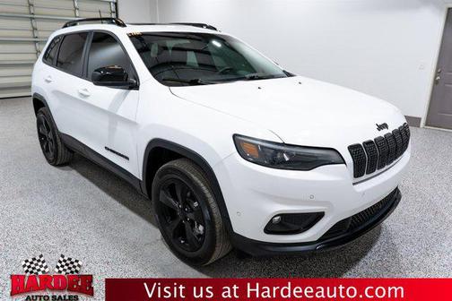 Bright White Clearcoat 2023 Jeep Cherokee Altitude