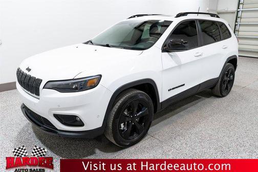 Bright White Clearcoat 2023 Jeep Cherokee Altitude