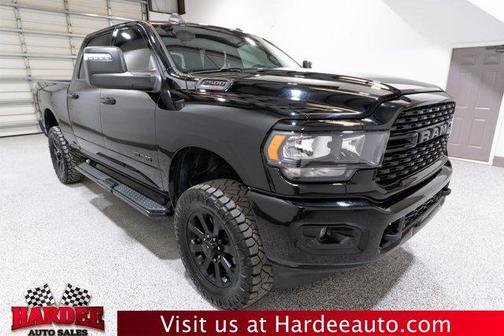 Diamond Black Crystal Pearlcoat 2024 RAM 2500 Big Horn Crew Cab 4x4 6'4' Box