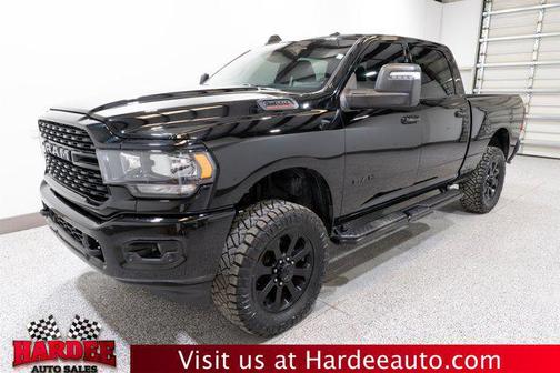 Diamond Black Crystal Pearlcoat 2024 RAM 2500 Big Horn Crew Cab 4x4 6'4' Box