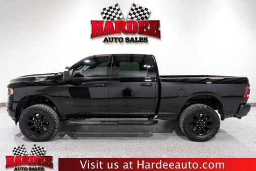 Diamond Black Crystal Pearlcoat 2024 RAM 2500 Big Horn Crew Cab 4x4 6'4' Box