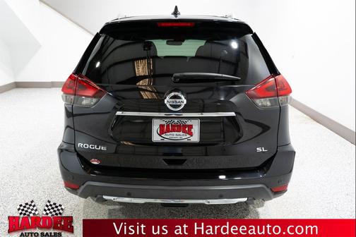 Magnetic Black Pearl 2019 Nissan Rogue SL