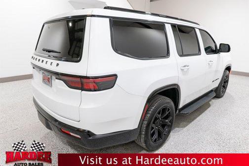 Bright White Clearcoat 2024 Jeep Wagoneer Series II Carbide