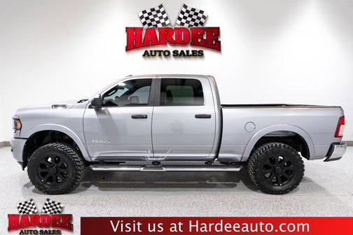 Billet Silver Metallic Clearcoat 2022 RAM 2500 Big Horn Crew Cab 4x4 6'4' Box