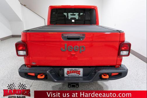 Firecracker Red Clearcoat 2023 Jeep Gladiator Mojave 4x4