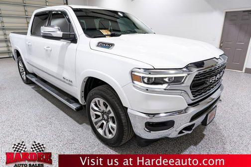 Bright White Clearcoat 2024 RAM 1500 Limited