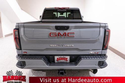2024 GMC Sierra 2500 AT4
