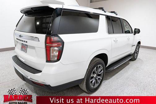 Iridescent Pearl Tricoat 2021 Chevrolet Suburban LT