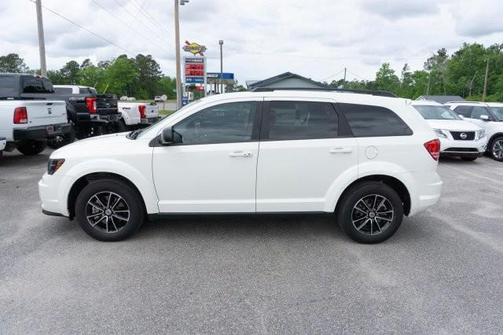 Vice White 2018 Dodge Journey SE