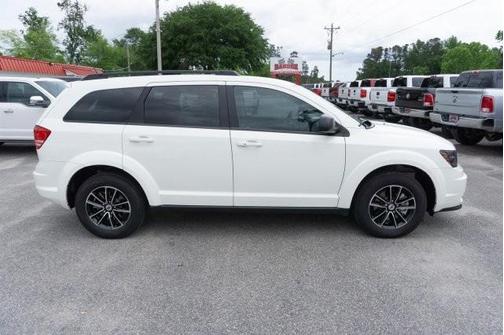 Vice White 2018 Dodge Journey SE