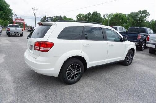 Vice White 2018 Dodge Journey SE