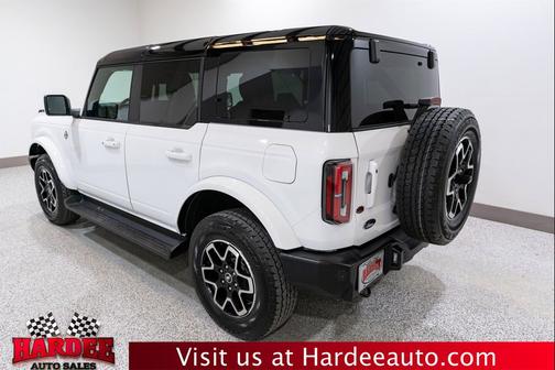 Oxford White 2025 Ford Bronco Outer Banks