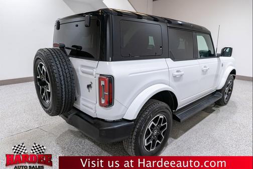 Oxford White 2025 Ford Bronco Outer Banks