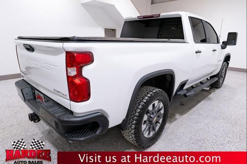 Summit White 2022 Chevrolet Silverado 2500 Custom