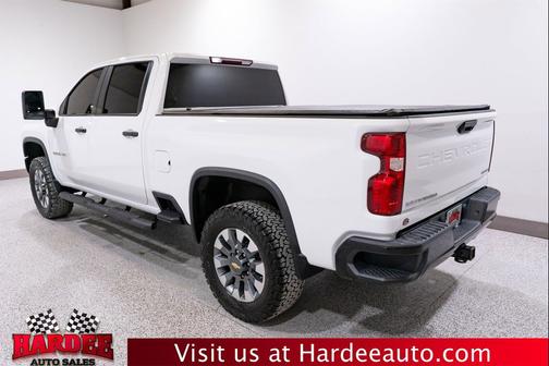 Summit White 2022 Chevrolet Silverado 2500 Custom