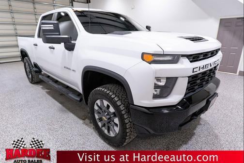 Summit White 2022 Chevrolet Silverado 2500 Custom