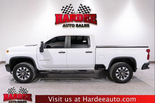 Summit White 2022 Chevrolet Silverado 2500 Custom