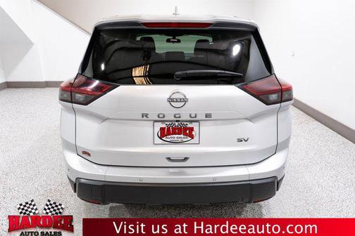 Brilliant Silver Metallic 2024 Nissan Rogue SV