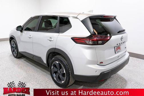 Brilliant Silver Metallic 2024 Nissan Rogue SV