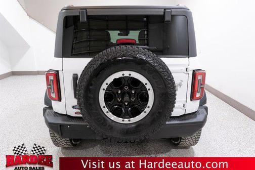 Oxford White 2023 Ford Bronco Badlands