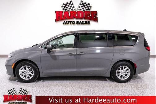 Ceramic Gray Clearcoat 2023 Chrysler Pacifica Touring L
