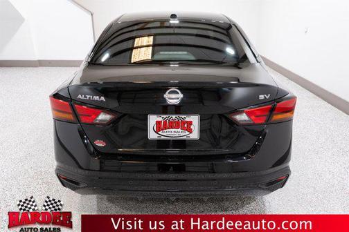 Super Black 2024 Nissan Altima 2.5 SV
