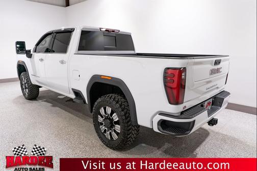 Summit White 2024 GMC Sierra 2500 Denali