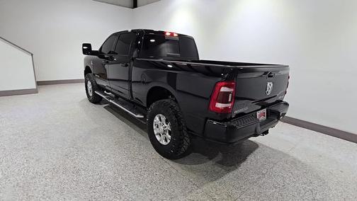 Diamond Black Crystal Pearlcoat 2024 RAM 2500 Laramie Crew Cab 4x4 6'4' Box