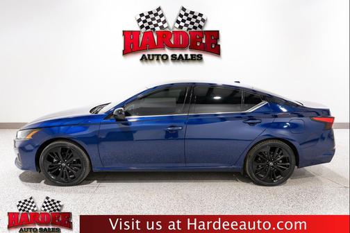 Deep Blue Pearl 2024 Nissan Altima SR FWD