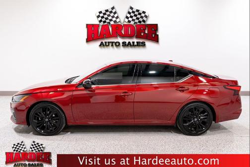 Scarlet Ember 2024 Nissan Altima SR FWD