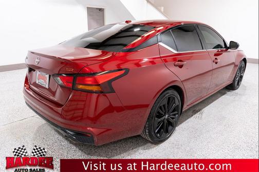 Scarlet Ember 2024 Nissan Altima SR FWD