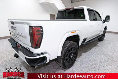 2024 GMC Sierra 2500 AT4