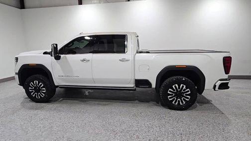 White Frost Tricoat 2025 GMC Sierra 2500 Denali Ultimate