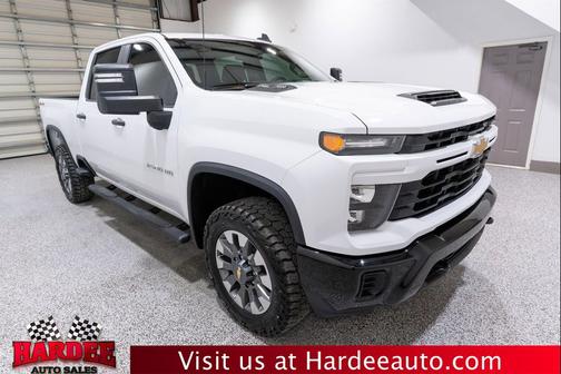 Summit White 2024 Chevrolet Silverado 2500 Custom